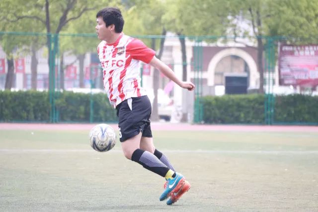 天津男篮更替外援，注册戴申-尼克斯取代麦克韦恩